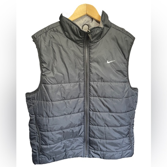 Nike Jackets & Blazers - Nike Women’s REVERSIBLE  Size XL - 2X Lightweight Puffer Vest- Black/Champagne